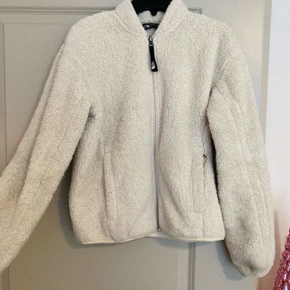 Cream North Face Sherpa Jacket Size Small! - Picture 2 of 9